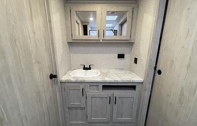 2022 East West Della Terra 312BH with bunkhouse