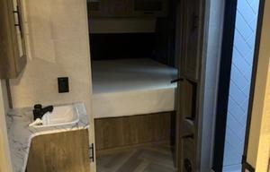 2021 Forest River RV Wildwood Heritage Glen Hyper-Lyte 29XBHL RV rental photo 6