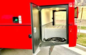 DeMonte—Luxury 4x4  Dynamax Isata 5 Extreme