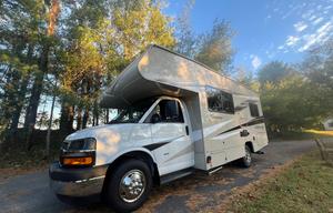 24' Versatile Voyager, Pet-Friendly, Equipped!