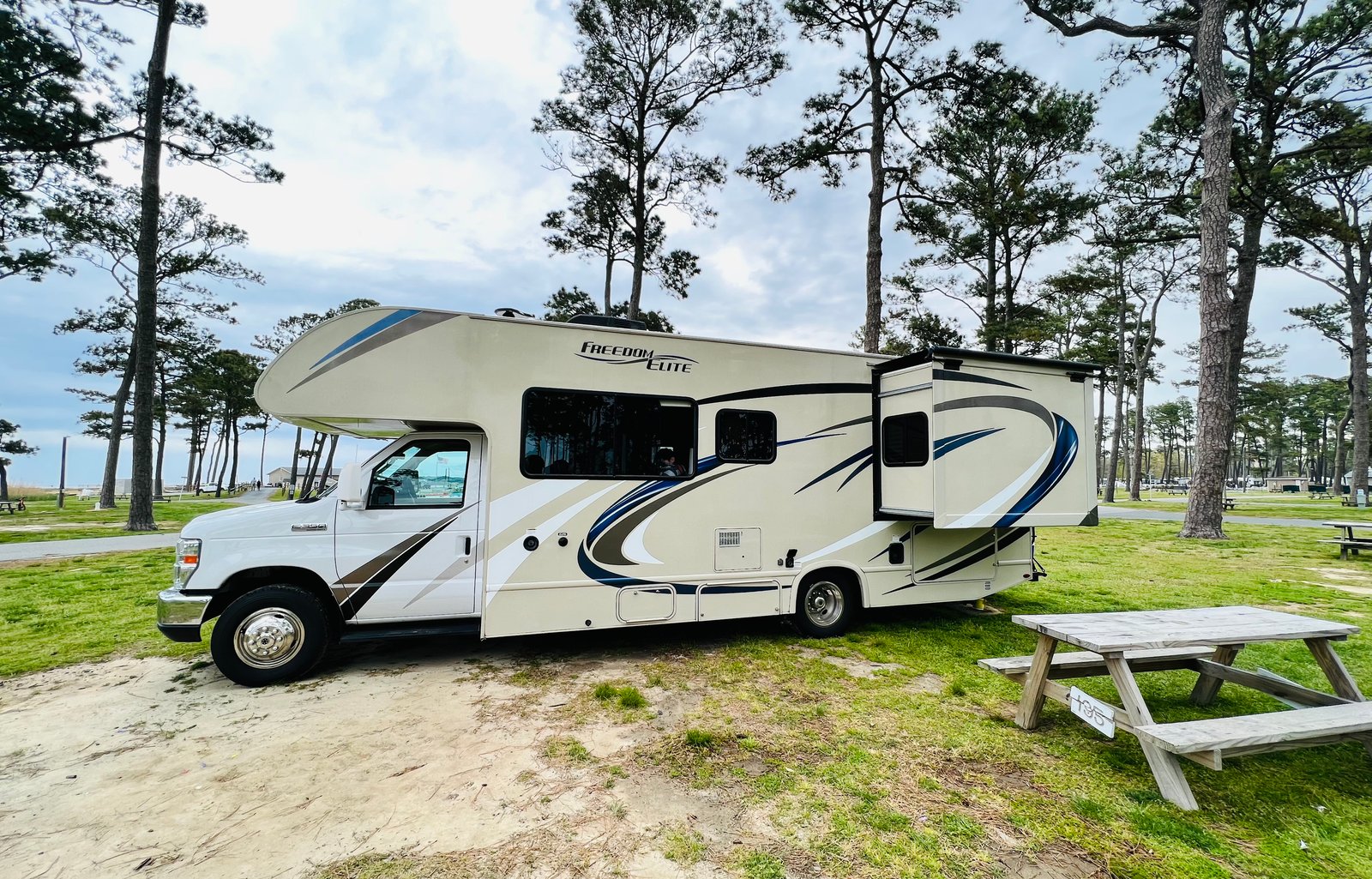 2018 28ft Thor Motor Coach Freedom Elite