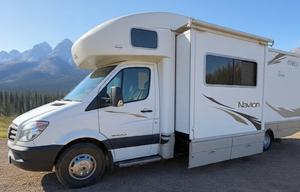 2007 Winnebago Navion 23H
