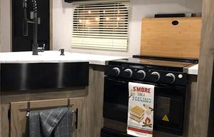 2021 Cherokee Alpha Wolf 26DBH-L RV rental photo 12