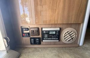 Little Wanderer 2014 Itasca Viva 23L - Sleeps 6
