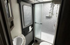 2021 Coachmen RV Apex Ultra-Lite 290BHS RV rental photo 13