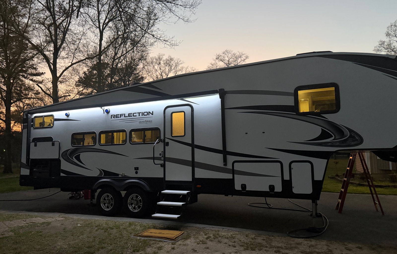 2021 Fifth Wheel with 2 Slide Outs