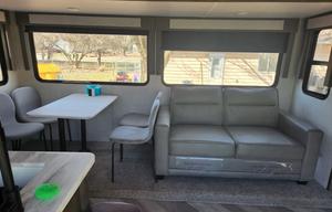 Bunk House and Spacious Master- Sleeps 9