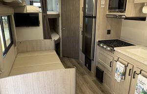 2025 Coachmen RV Catalina Summit Series 8 211BH