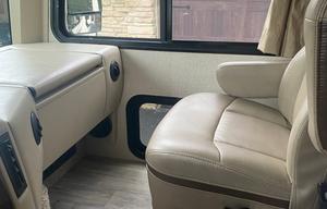 30 Ft Class A Motor Coach - Pets Allowed