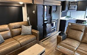 Keystone RV Outback 341RD, Luxurious camping!