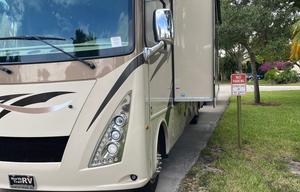 2017 Thor Motor Coach Windsport 35M