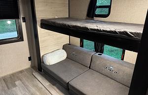 Glamping Good Times! - 2022 Jayco 38BHDS