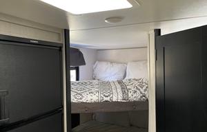 Raymond's Prime Time 24DBS Travel Trailer
