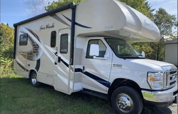 2015 Thor Motor Coach Four Winds 23U