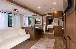 "Sugar"Sweet Modern Trailer|Sleeps 6|Comfortable