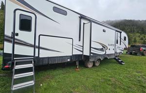 Z&S home on wheels with kids bunk room