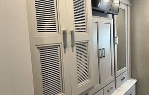 Luxury 2023 Thor Sleeps 8+