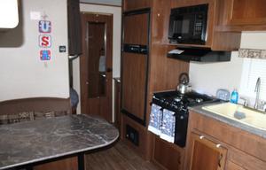 "Sweet Escape" Spacious 10-Person RV - Festivals