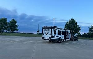 2022 Grand Design Momentum G-Class 25G RV rental photo 4