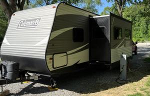 2019 Dutchmen RV Coleman Lantern Series 285BH RV rental photo 4