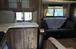 2017 Forest River RV Vibe Extreme Lite 258RKS RV rental photo 14
