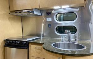 Airstream Flying Cloud 25FB|Delivery & full hookup