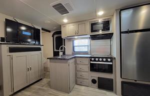 Full bunks★SLIDEOUT ★NEW★outdoor kitchen