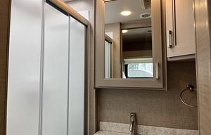 Luxury 2023 Thor Sleeps 8+
