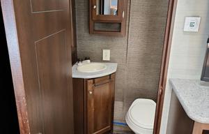 2017 Keystone RV Premier Ultra Lite 19FBPR