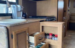 2016 Thor Motor Coach Axis 25.1
