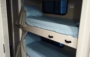 2022 Thor w/ Bunk Beds
