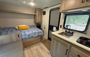 Clean & Cozy Coleman 17B Camper