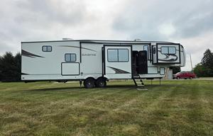The Grand Retreat- Sabre 37FLH 2024- fifth wheel