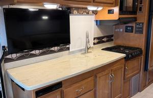 Travel in Style: Winnebago Minnie Winnie Premier