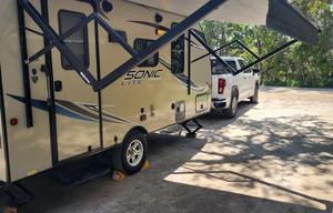 2016 Sonic Lite 150VRK RV rental photo 4