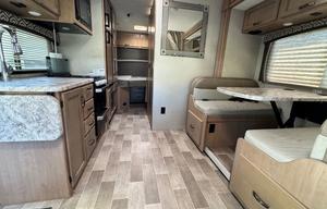 2020 beautiful motorhome 25 ft class C