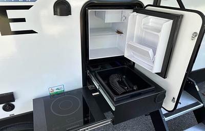2022 Vibe 26BH RV rental photo 3