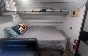2024 Coleman Lantern 17B – Family & Pet Friendly!