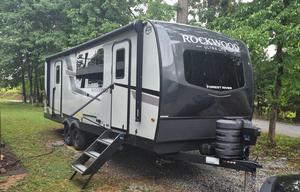 Luxury Camper | Theater Seating | Sleeps 4