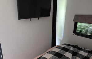 Spacious Shasta I-5–Sleeps 10 | Triple A/C & Bunks