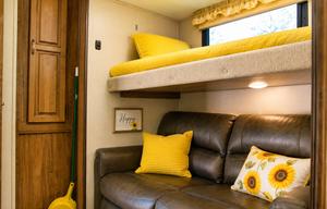 2 Bedroom/2 Bath w tub Luxury Fifth WheelGWTX 2797