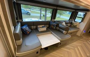 Spacious TWO Bedroom Home Away From Home-Bunkhouse