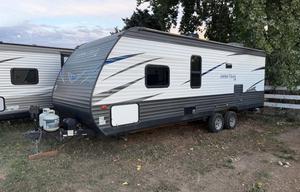 FAMILY FRIENDLY ASPEN TRAIL CAMPER