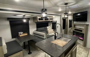 2024 Palomino Puma 32BH2B RV rental photo 9