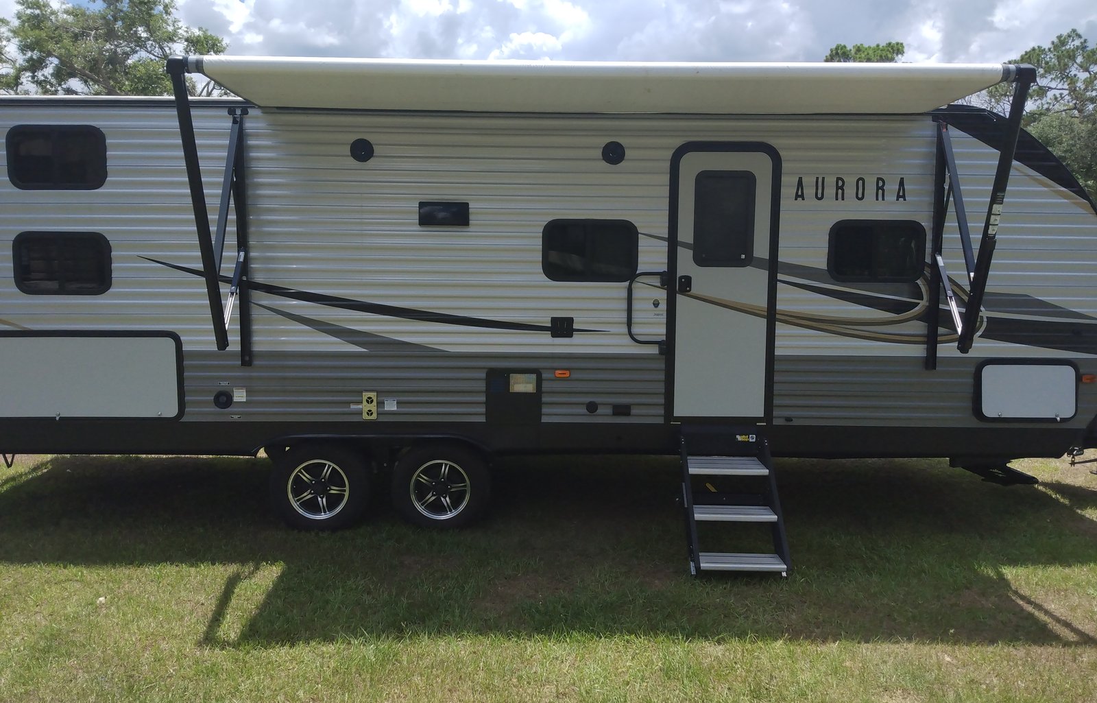 "Laura Leigh"2020  Forest River RV Aurora 26BHS