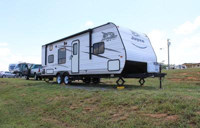 "Sweet Escape" Spacious 10-Person RV - Festivals