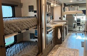 Thor Motor Coach Hurricane 34J