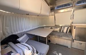 Airstream Globetrotter 27FB