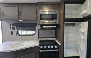 S and N 2020 jayco flight
