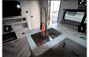 Brand New 2022 EAST AND WEST Della Terra 271BH